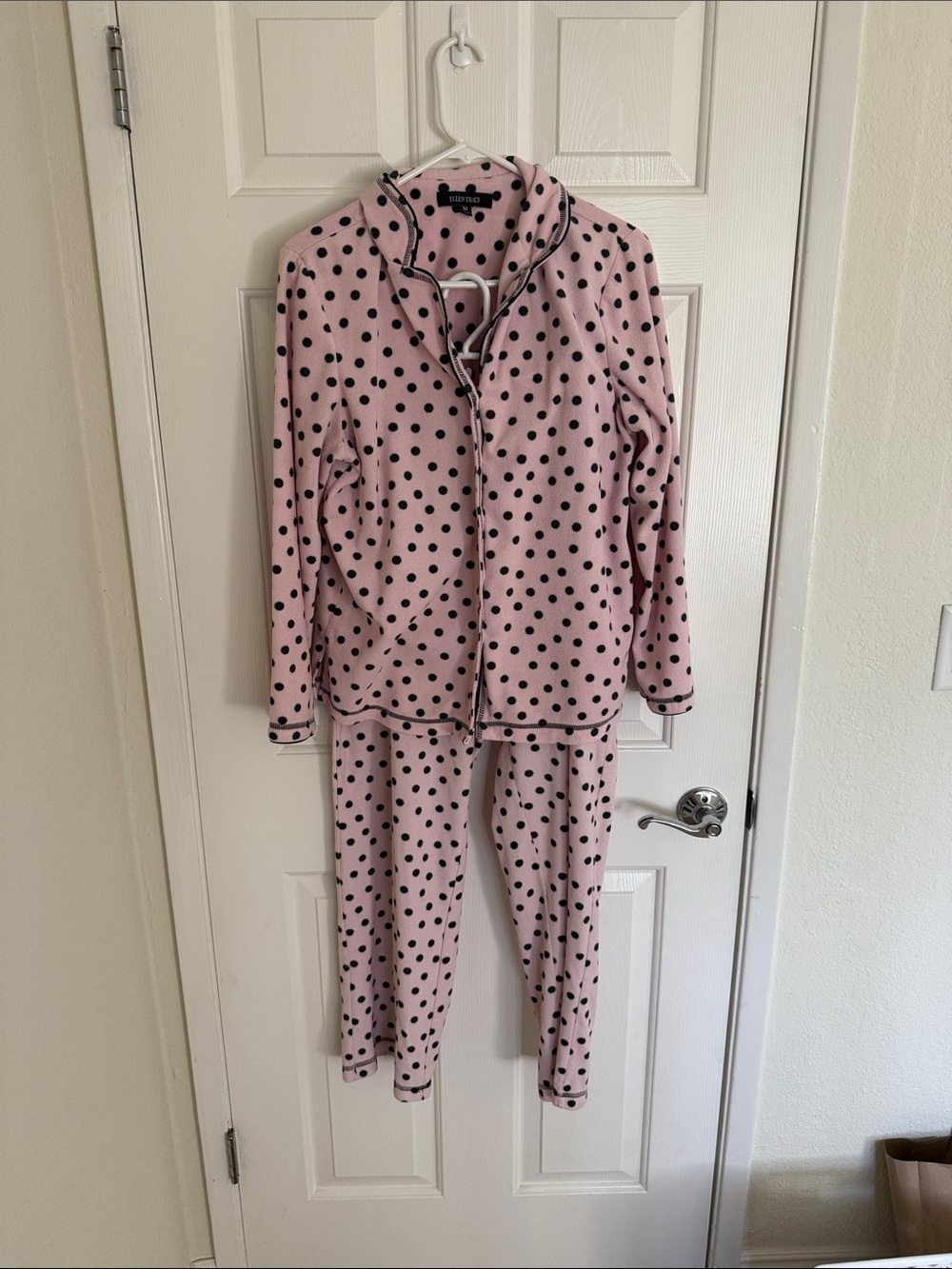 Ellen Tracy Polka Dot Fleece Pajama Set Medium 2-Piece Button Down PJ Lounge